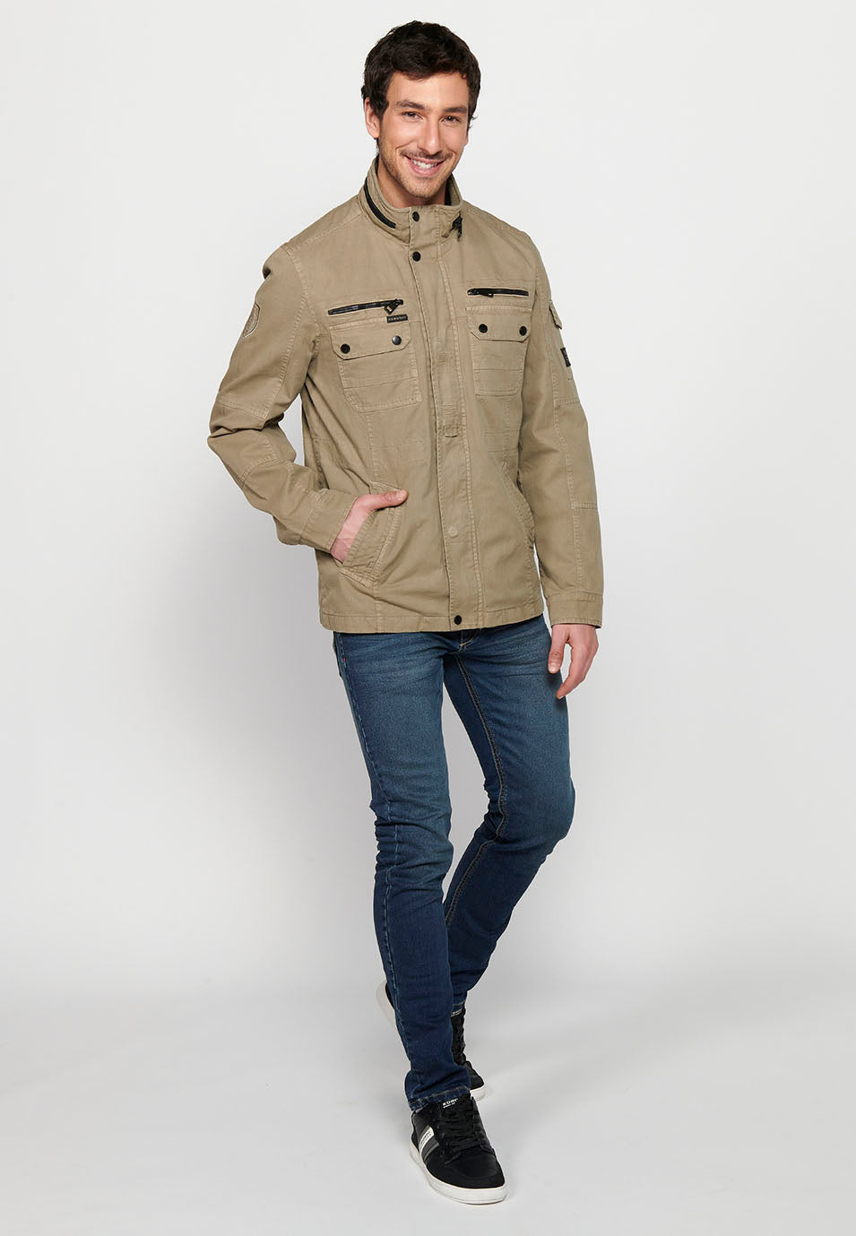 Chaqueta militar cuello alto con cremallera y botones Hombre – Koroshi 2411JA20