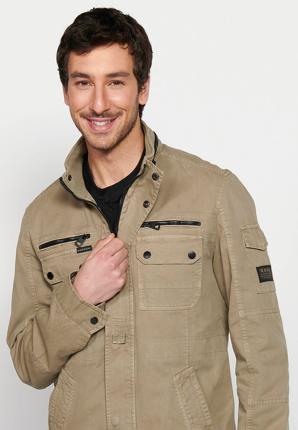Chaqueta militar cuello alto con cremallera y botones Hombre – Koroshi 2411JA20