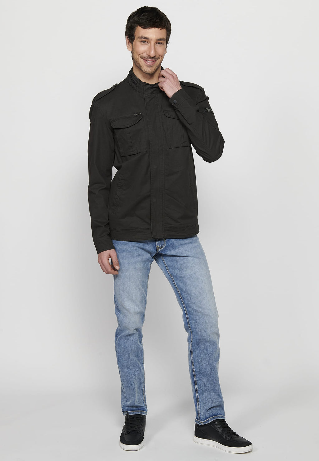 Sobrecamisa militar cuello alto con cremallera y bolsillos Hombre – Koroshi 2411JA26