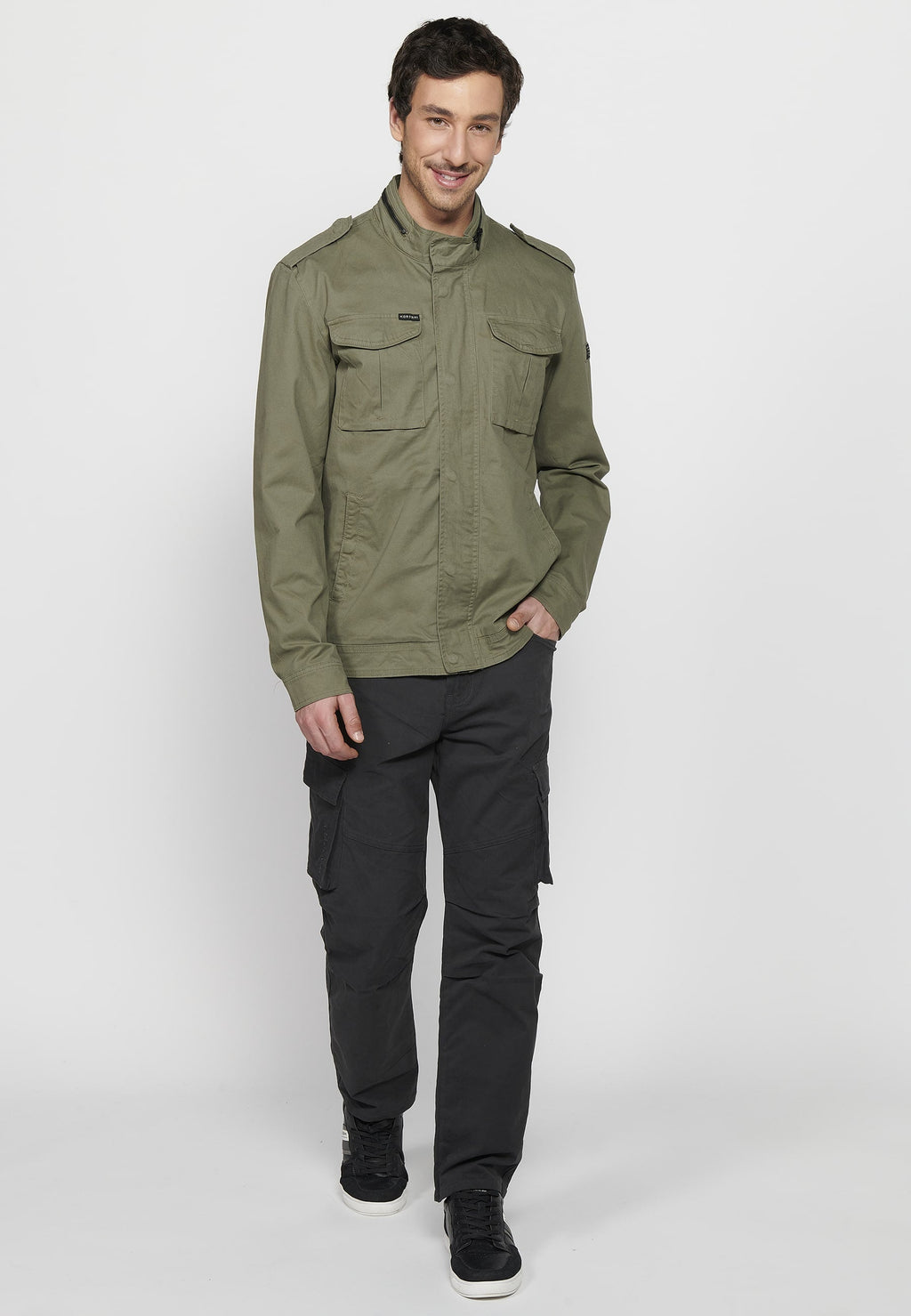 Sobrecamisa militar cuello alto con cremallera y bolsillos Hombre – Koroshi 2411JA26
