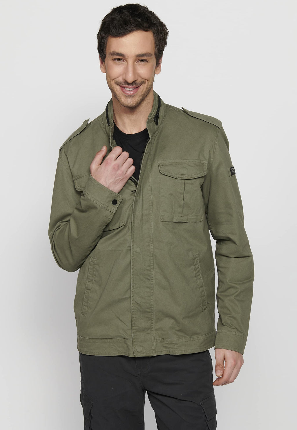Sobrecamisa militar cuello alto con cremallera y bolsillos Hombre – Koroshi 2411JA26