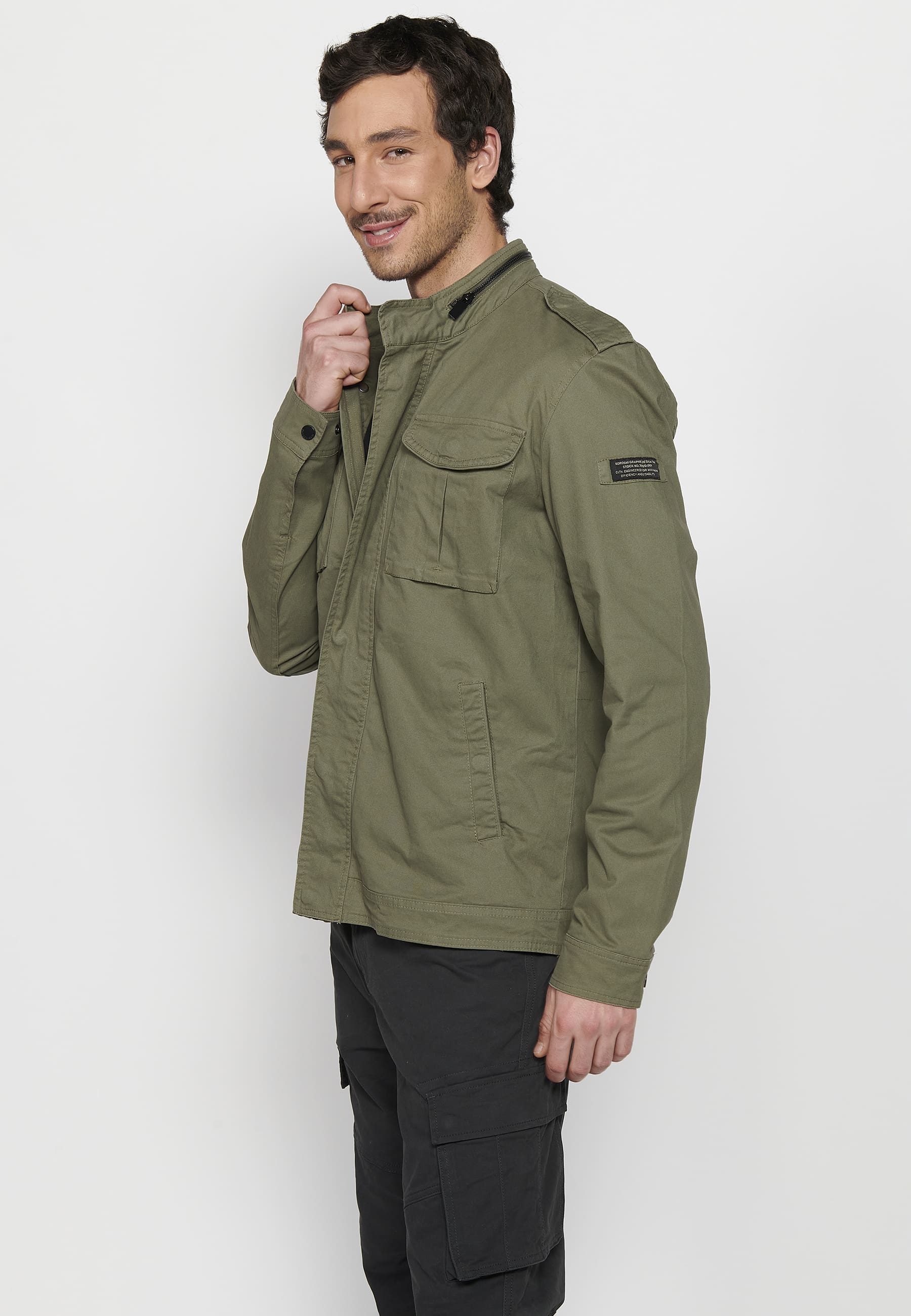 Sobrecamisa militar cuello alto con cremallera y bolsillos Hombre – Koroshi 2411JA26