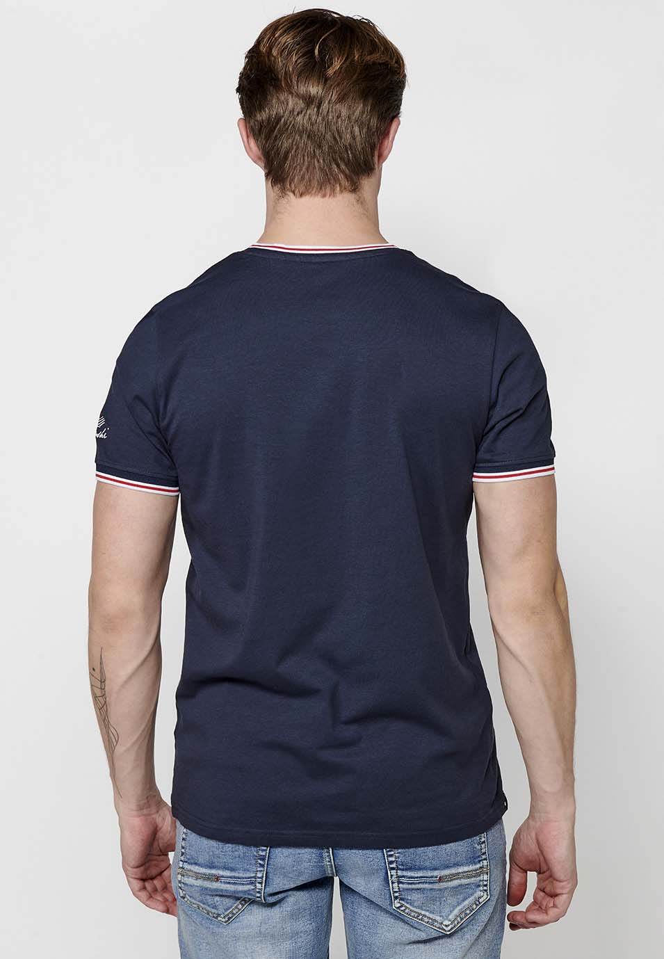 Camiseta Hombre Manga Corta Cuello Pico Estampado Náutico – Koroshi 2411MC04
