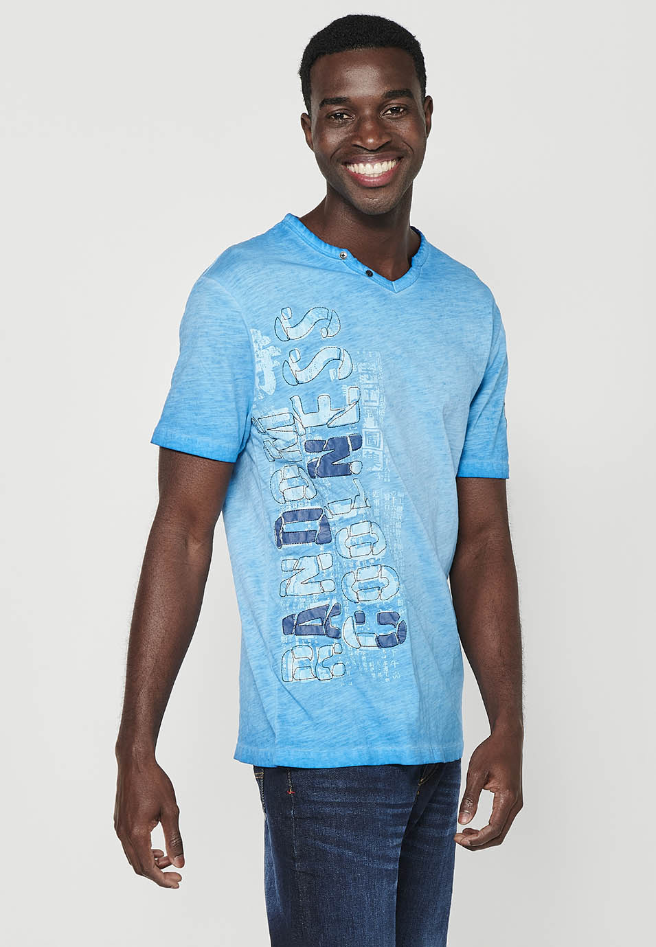 Camiseta Hombre Manga Corta Cuello con Botón Estampado – Koroshi 2411MC18