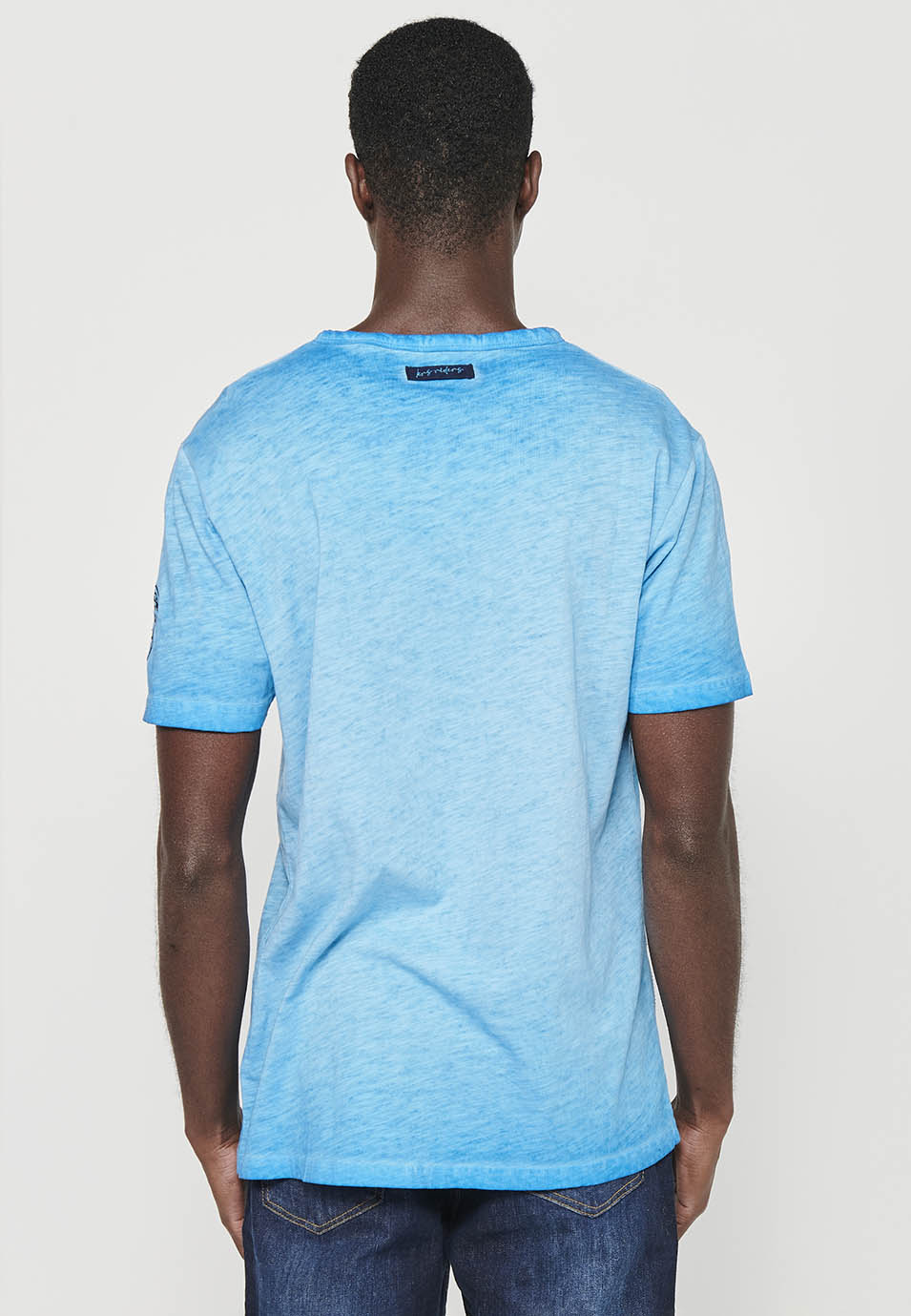 Camiseta Hombre Manga Corta Cuello con Botón Estampado – Koroshi 2411MC18
