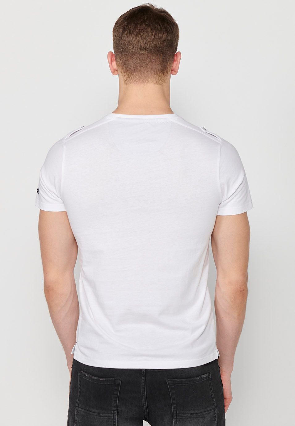 Camiseta Hombre Manga Corta Cuello Henley Estampada – Koroshi 2411MC36