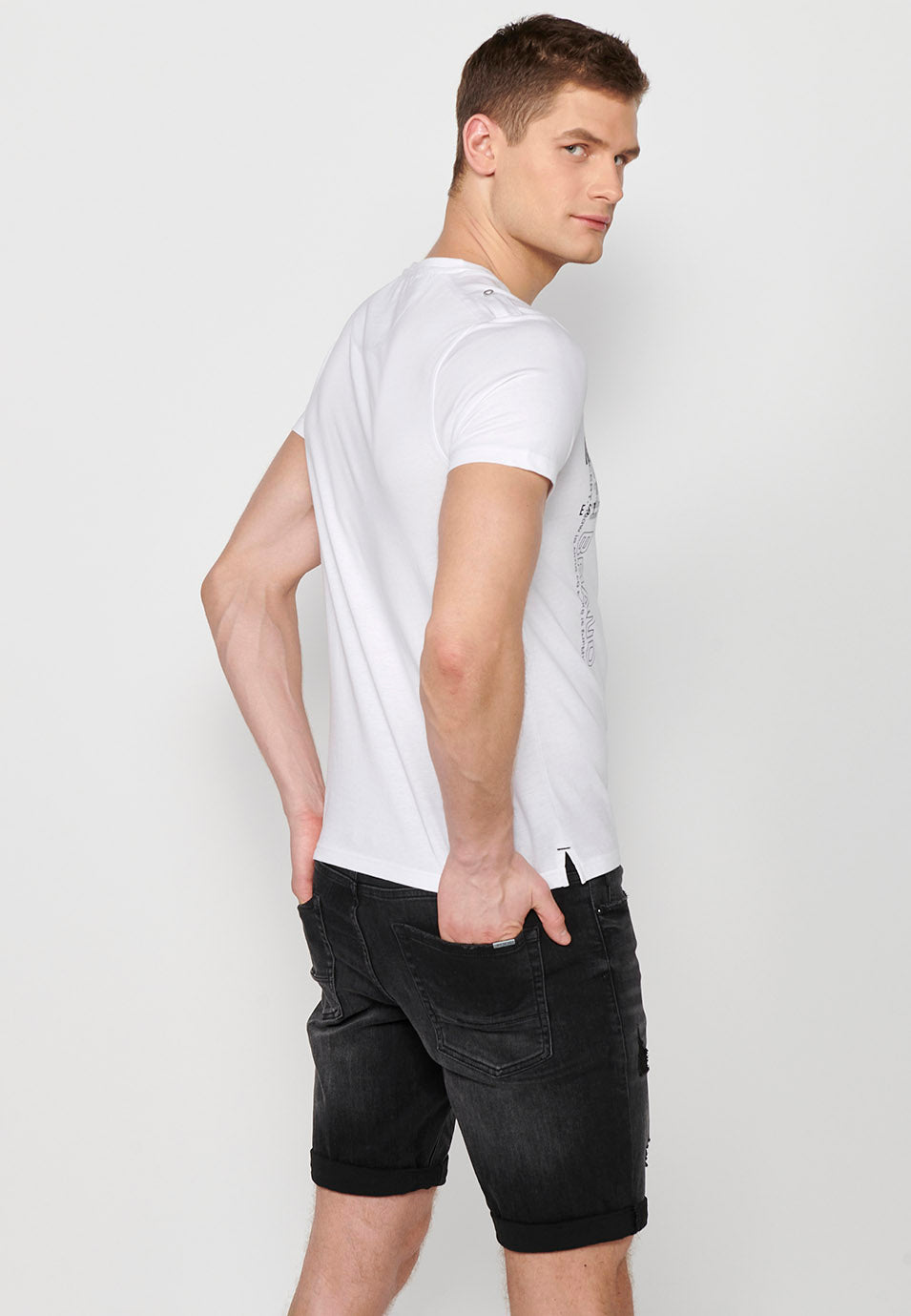 Camiseta Hombre Manga Corta Cuello Henley Estampada – Koroshi 2411MC36