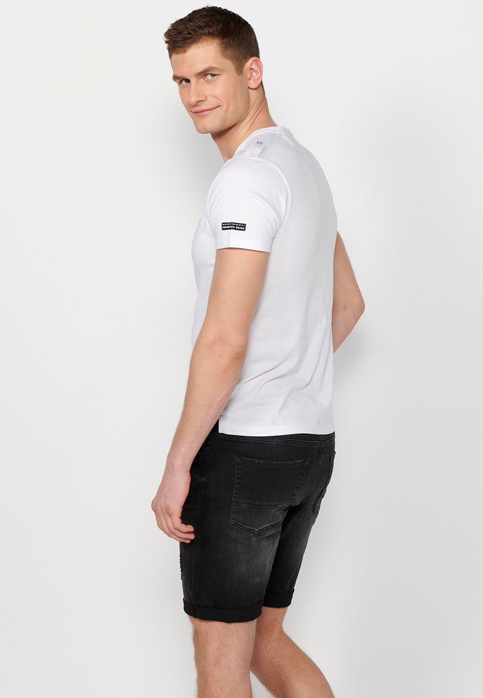 Camiseta Hombre Manga Corta Cuello Henley Estampada – Koroshi 2411MC36