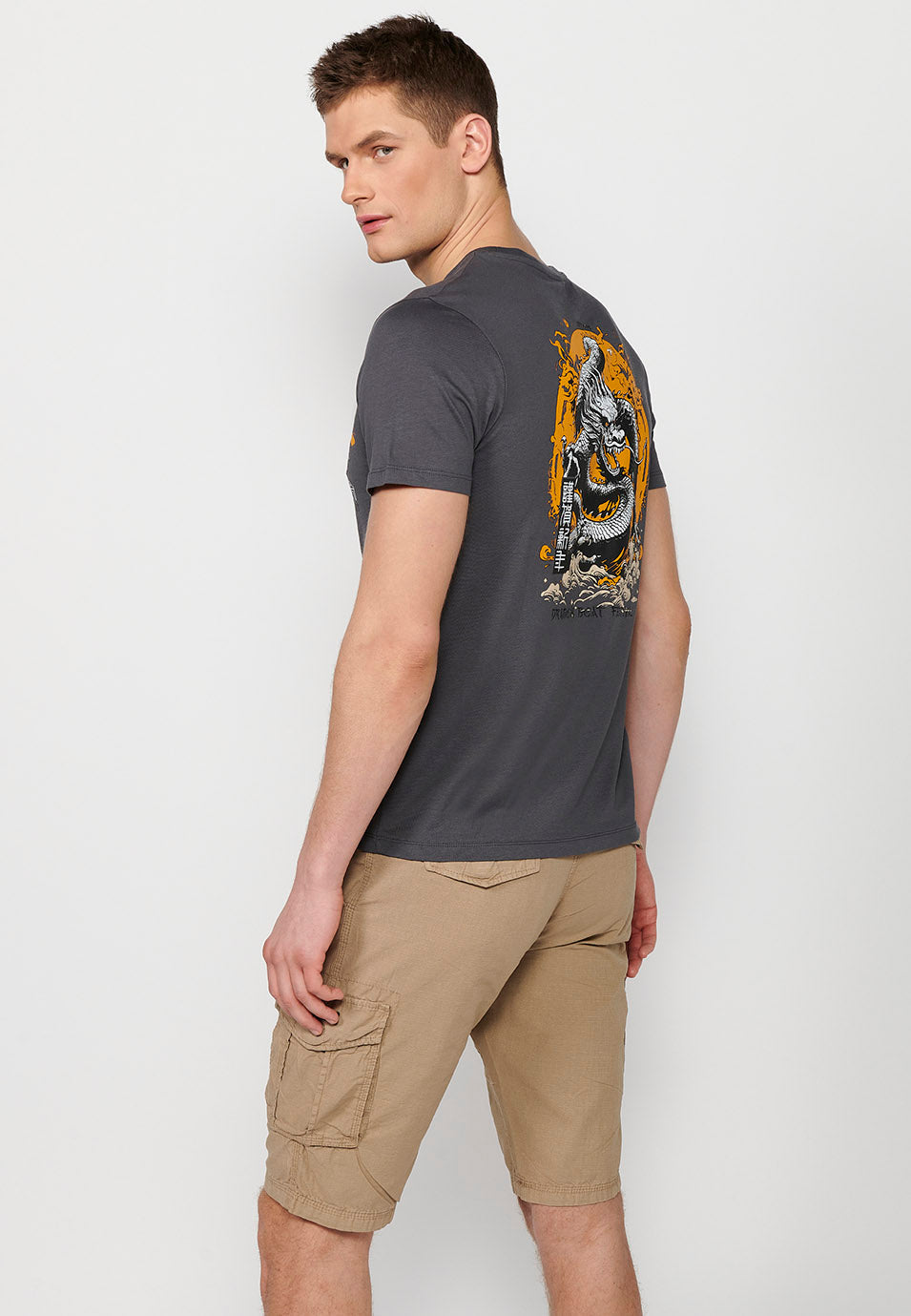 Camiseta Hombre Manga Corta Estampado Espalda – Koroshi 2411MC51