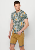 Camiseta Hombre Manga Corta Estampado Tropical Cuello Pico – Koroshi Kaki