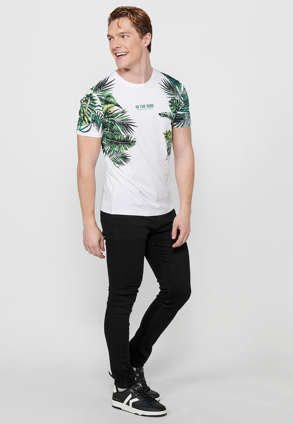 Camiseta Hombre Manga Corta Estampado Tropical – Koroshi Blanco
