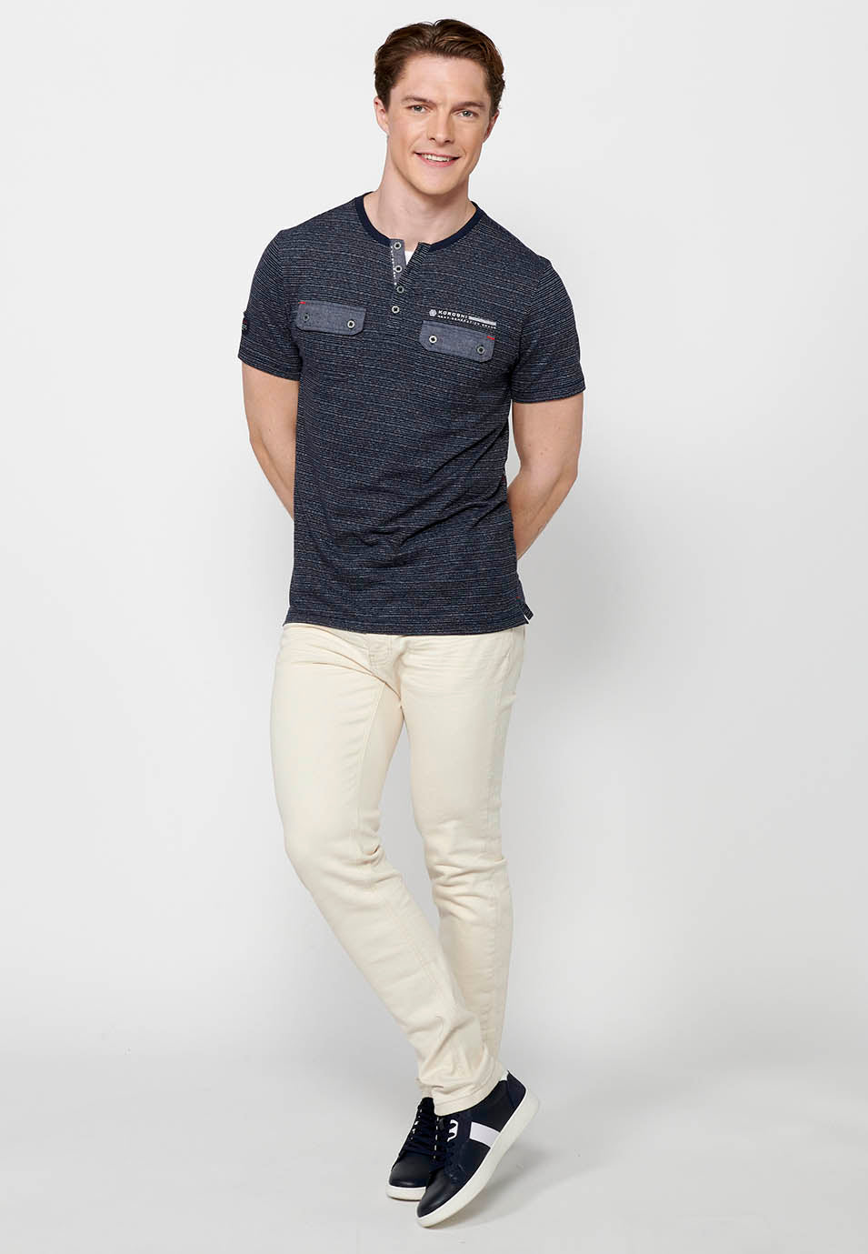 Camiseta Hombre Manga Corta Cuello Henley con Bolsillos – Koroshi Navy