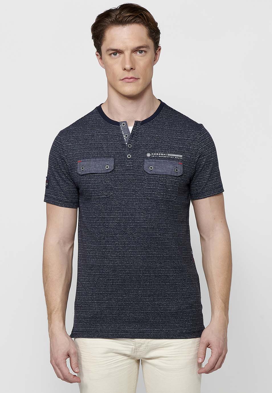 Camiseta Hombre Manga Corta Cuello Henley con Bolsillos – Koroshi Navy