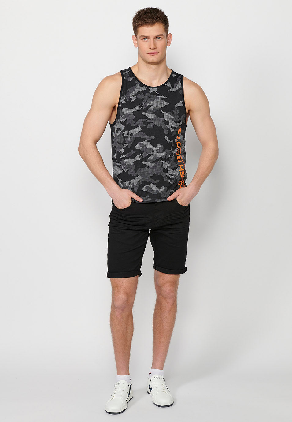 Camiseta Hombre Sin Mangas de Tirantes Estampado Camuflaje de Algodón – Koroshi Negro