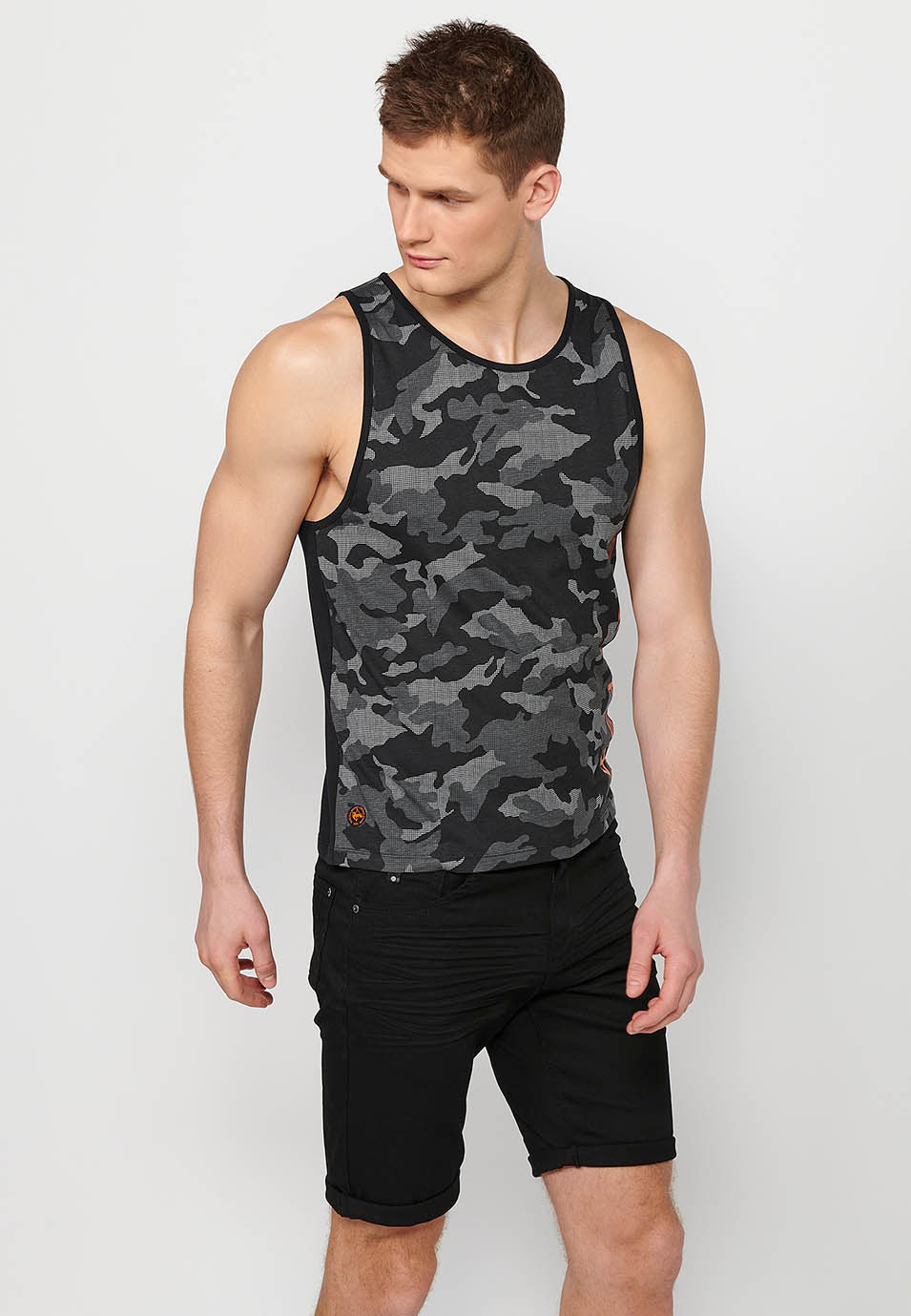 Camiseta Hombre Sin Mangas de Tirantes Estampado Camuflaje de Algodón – Koroshi Negro