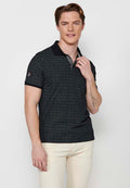 Polo Hombre Manga Corta Cuello Camisero con Estampado Geometrico – Koroshi Negro