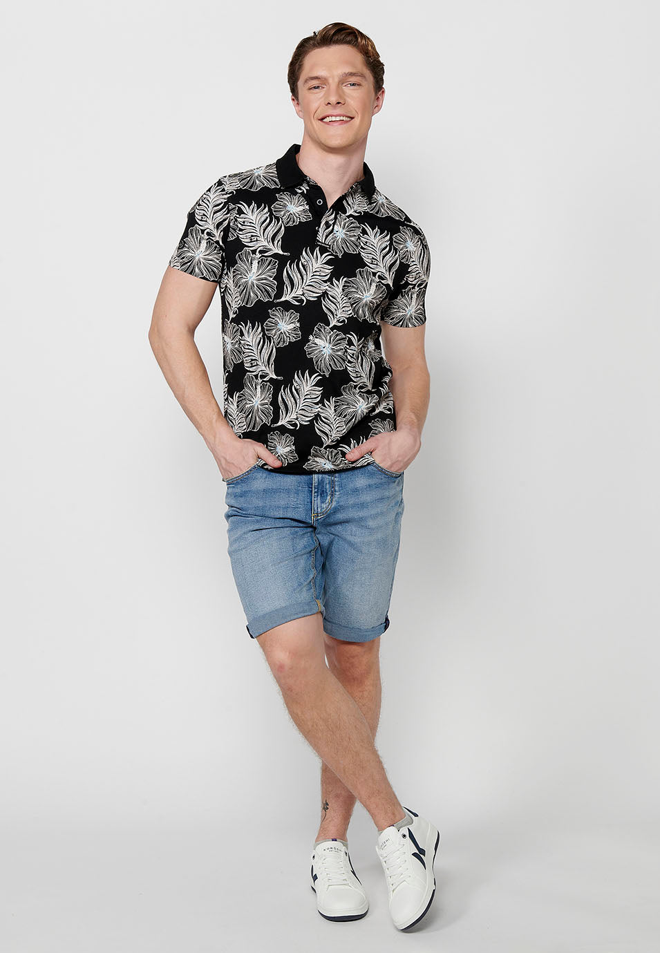 Polo Hombre Manga Corta Cuello Camisero con Estampado Tropical – Koroshi Negro