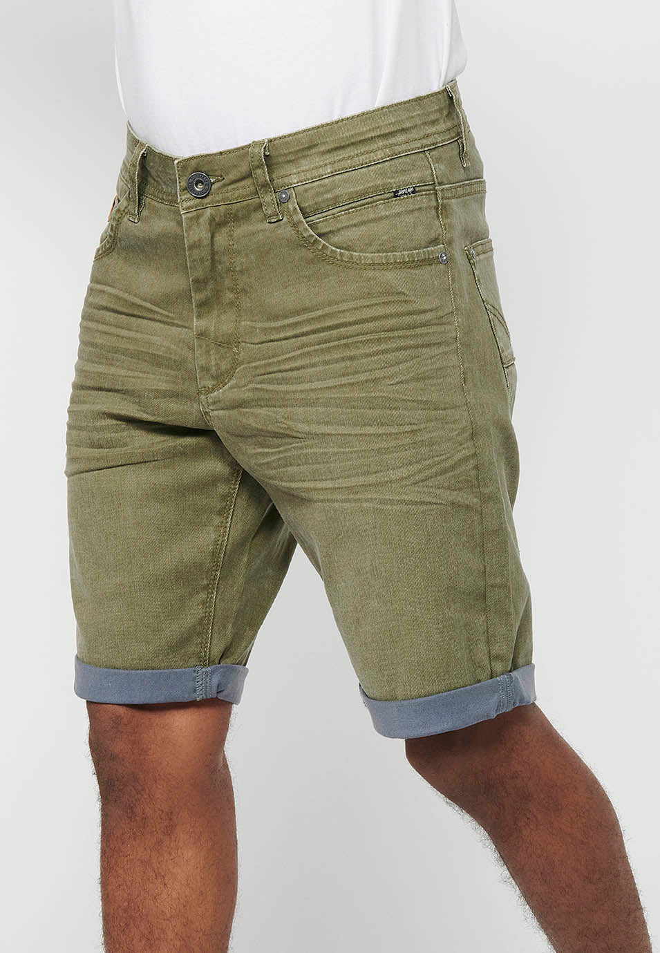 Bermuda Hombre Vaquera 5 Bolsillos Acabado Vuelta – Koroshi 2411PS02