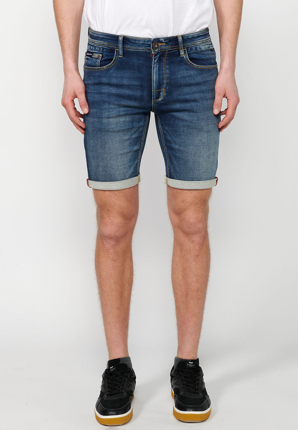 Bermuda Hombre Vaquera Acabado Vuelta Azul Medio – Koroshi 2411PS22