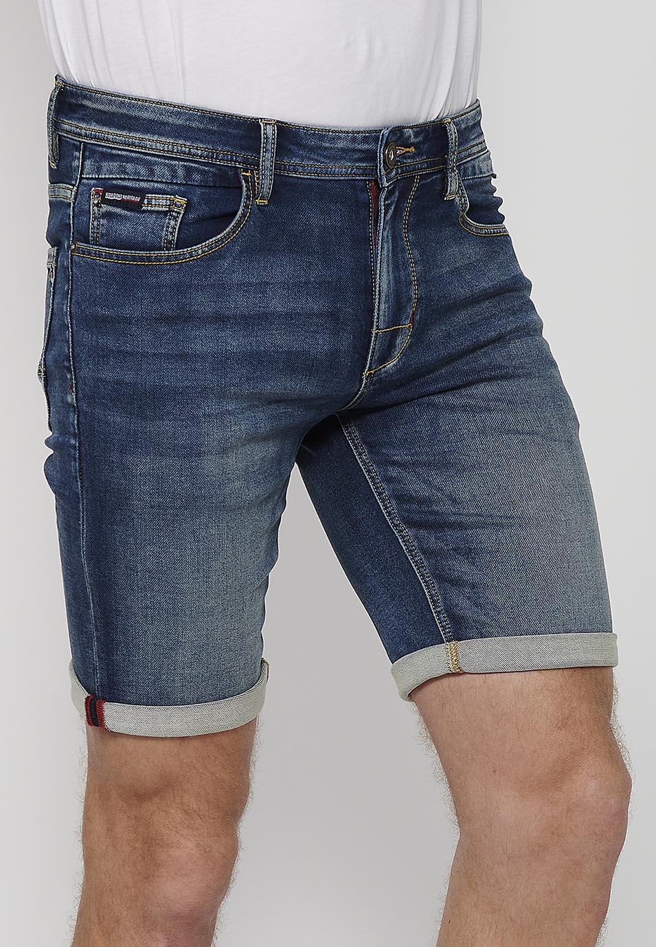 Bermuda Hombre Vaquera Acabado Vuelta Azul Medio – Koroshi 2411PS22