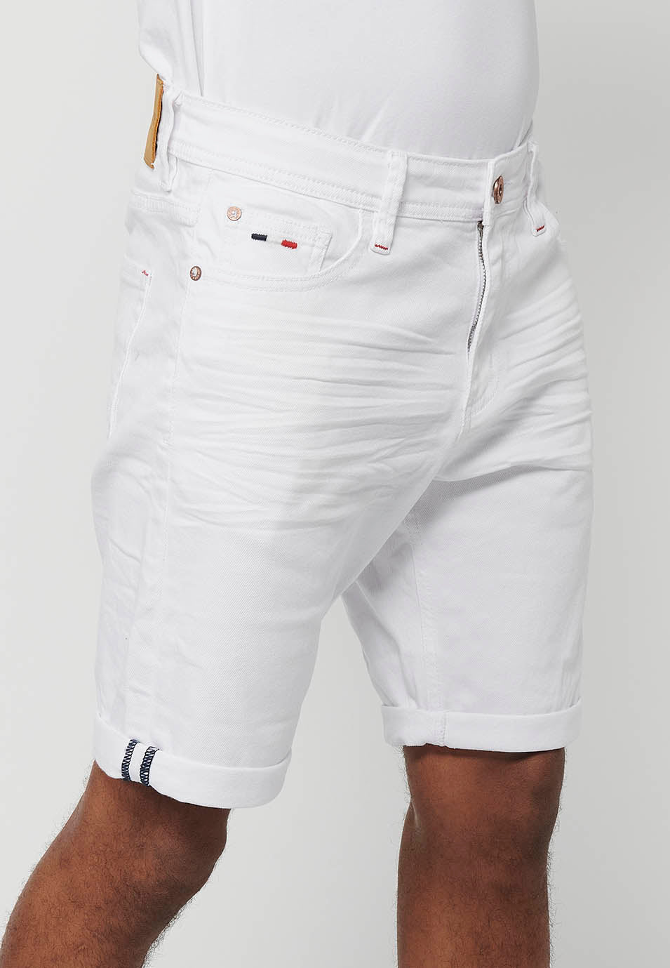 Bermuda Hombre Vaquera Acabado Vuelta Denim Blanco – Koroshi 2411PS35