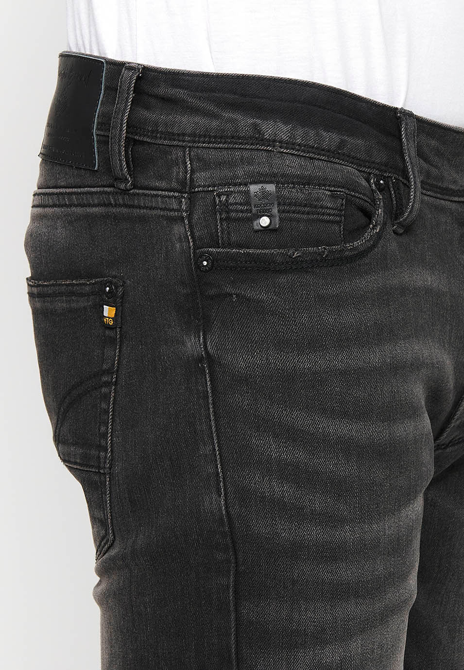 Pantalón Hombre Vaquero Black Denim Regular Fit – Koroshi