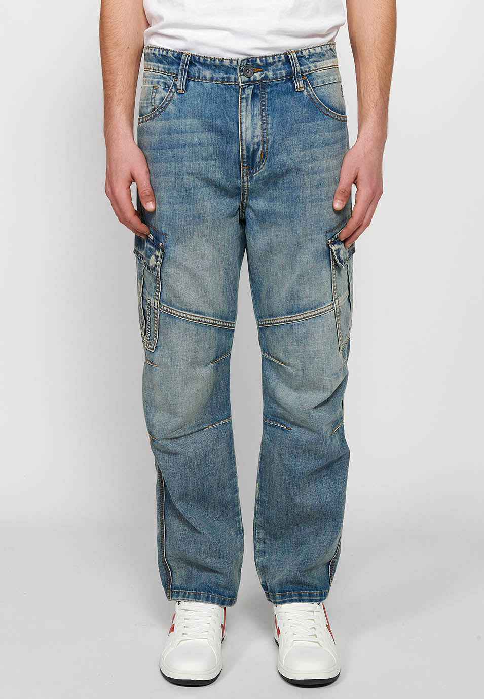 Pantalón Hombre Vaquero Cargo Azul Claro Corte Recto – Koroshi 2411PT70