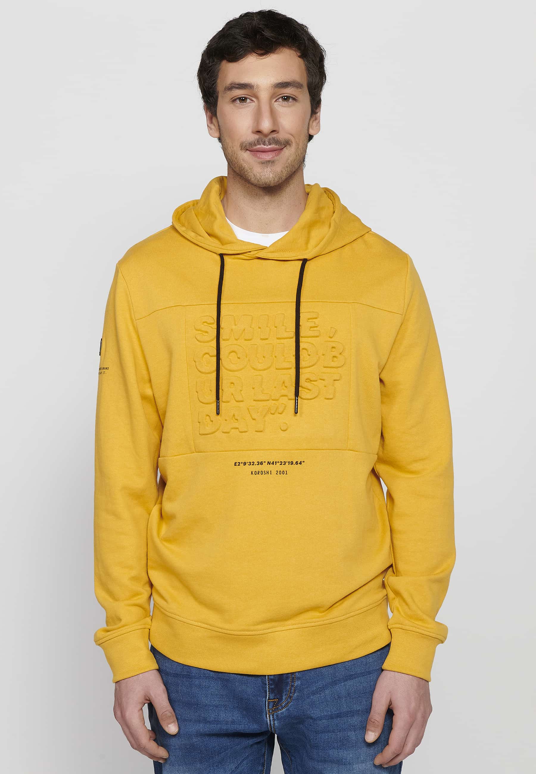 Sudadera Hombre con capucha y letras en relieve – Koroshi Amarillo
