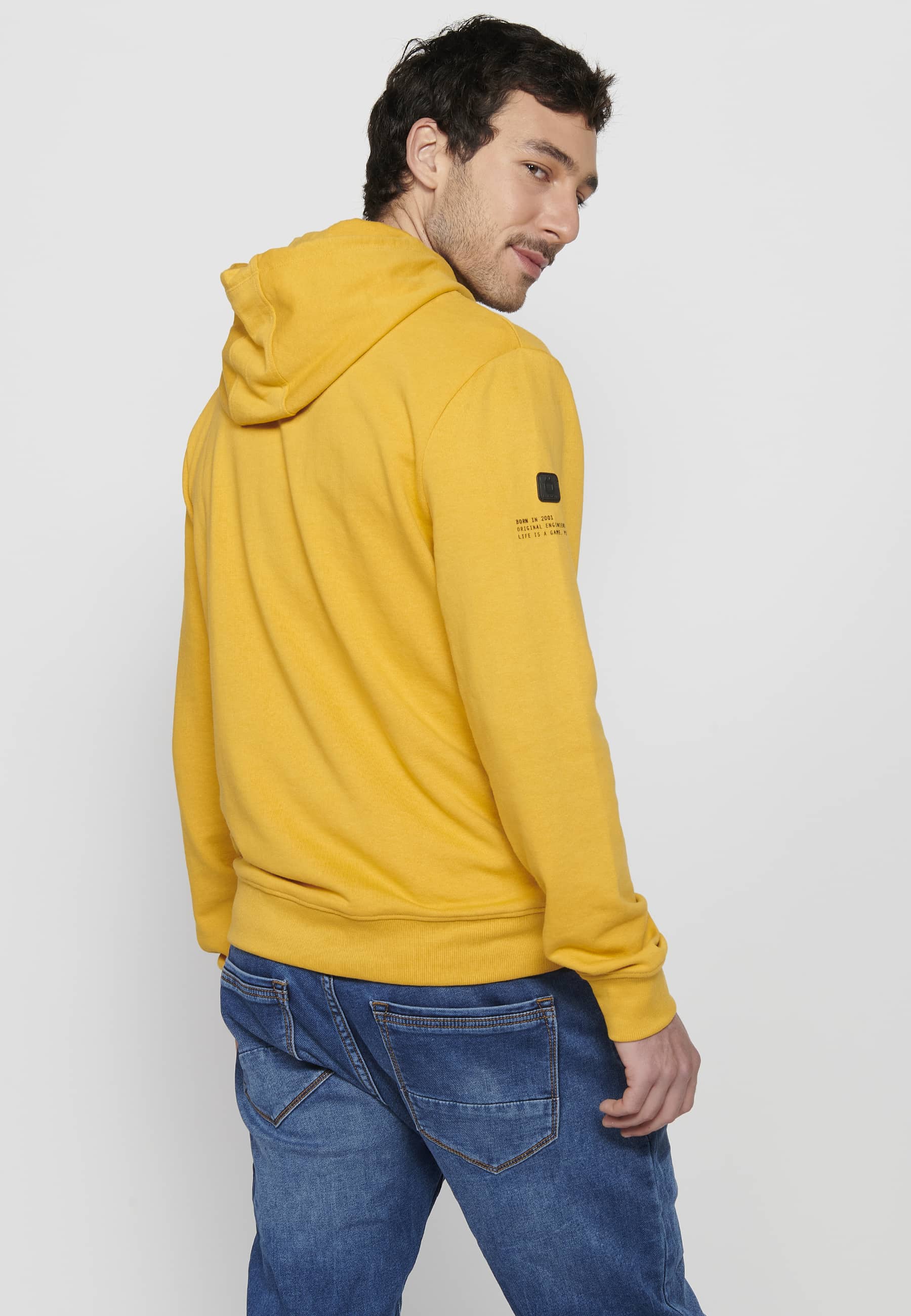 Sudadera Hombre con capucha y letras en relieve – Koroshi Amarillo