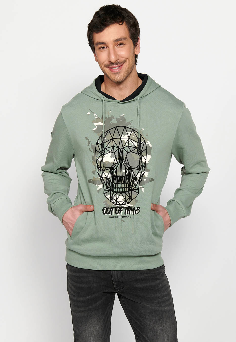 Sudadera Hombre cuello cruzado con capucha y estampado – Koroshi Kaki