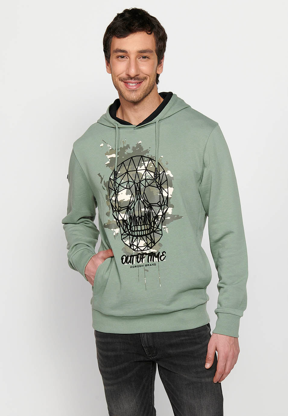 Sudadera Hombre cuello cruzado con capucha y estampado – Koroshi Kaki