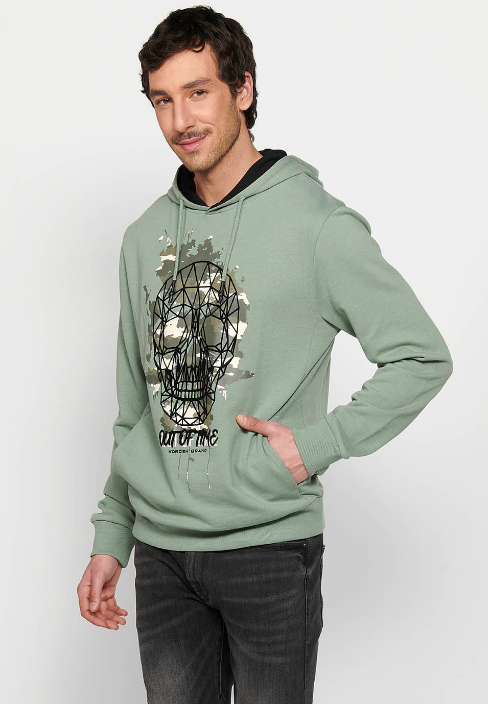 Sudadera Hombre cuello cruzado con capucha y estampado – Koroshi Kaki