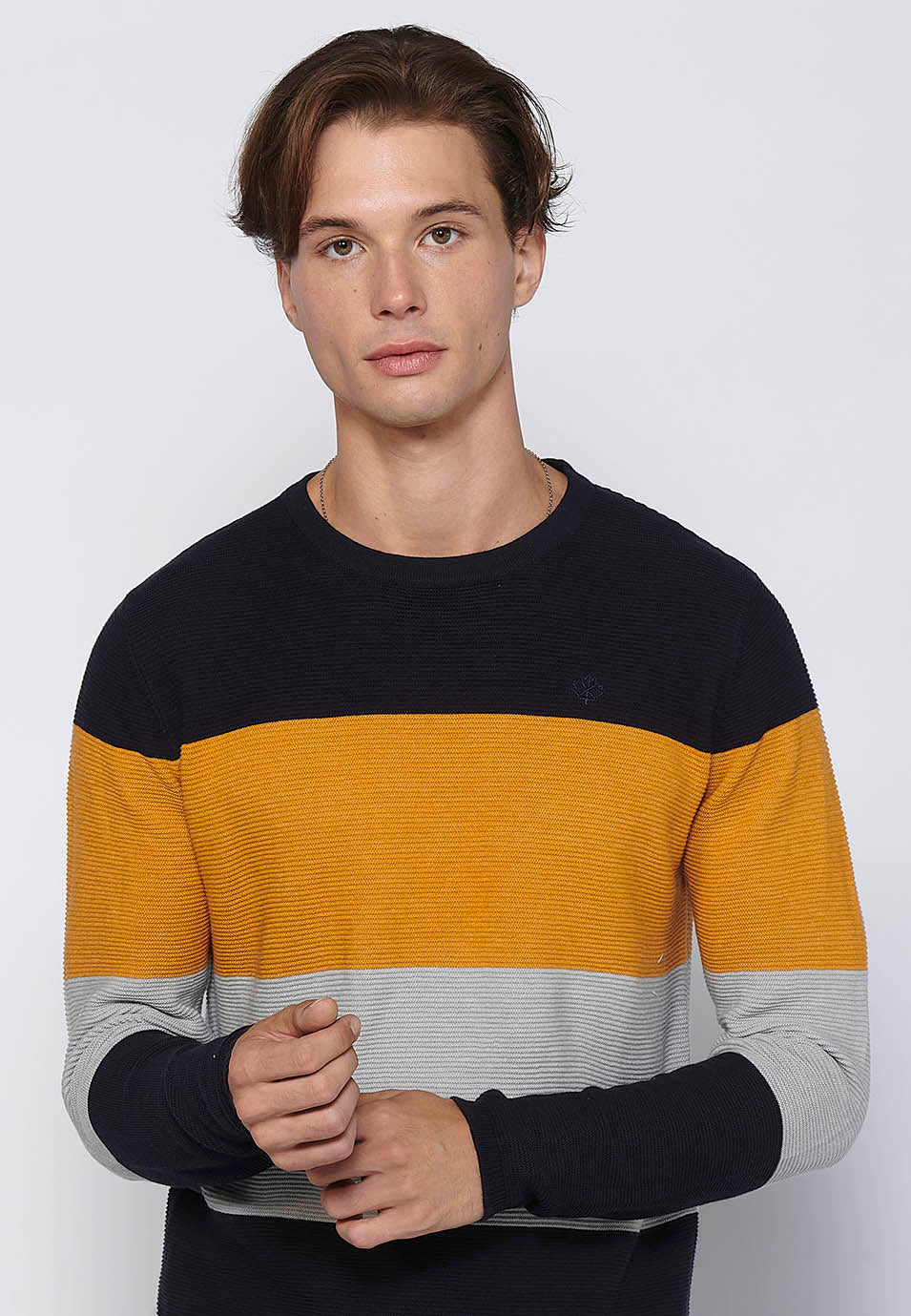 Jersey Hombre Cuello Redondo Punto Fino a Rayas – Koroshi 2411TR01