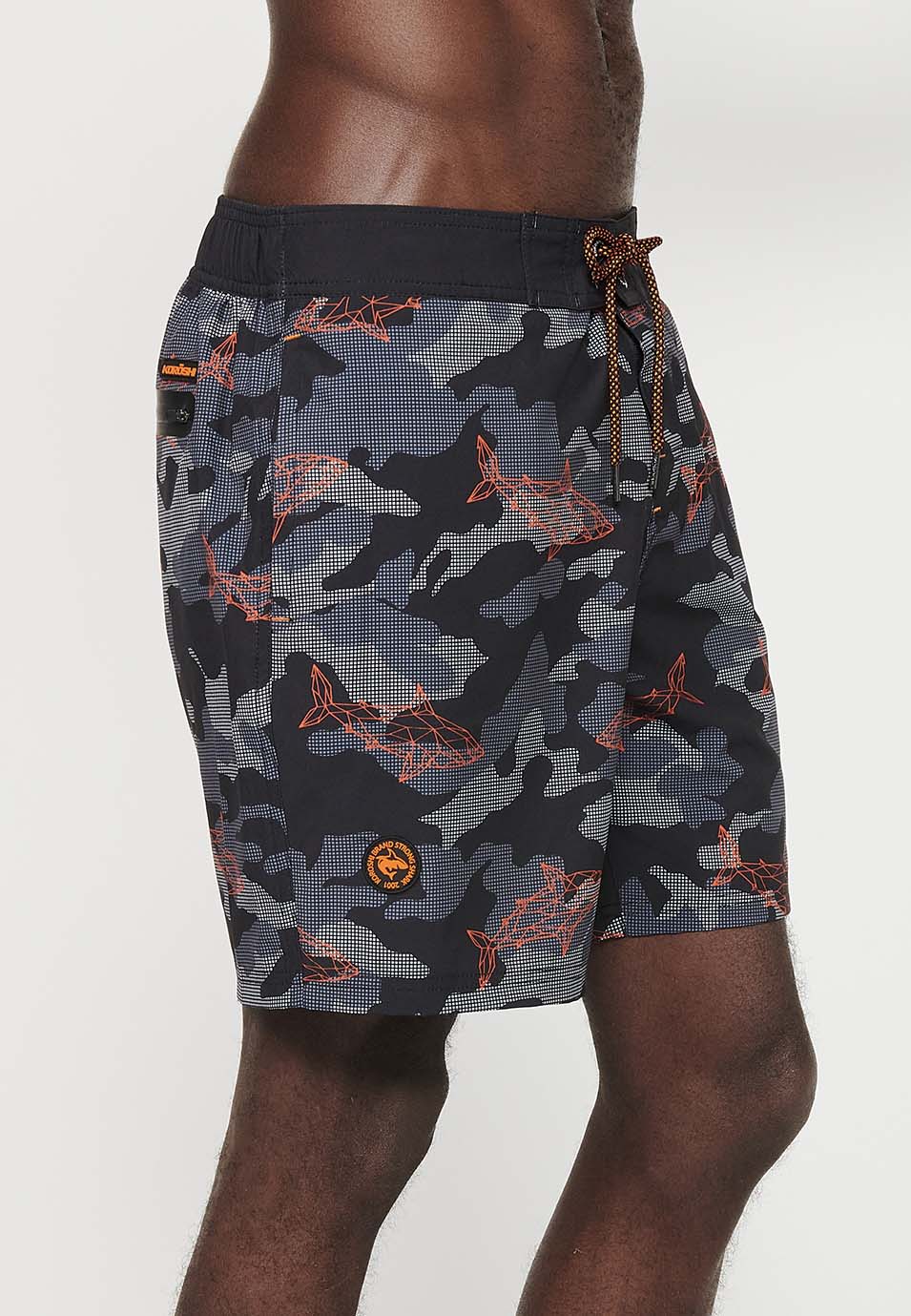 Bañador Hombre surfero estampado camuflaje con cordón – Koroshi negro