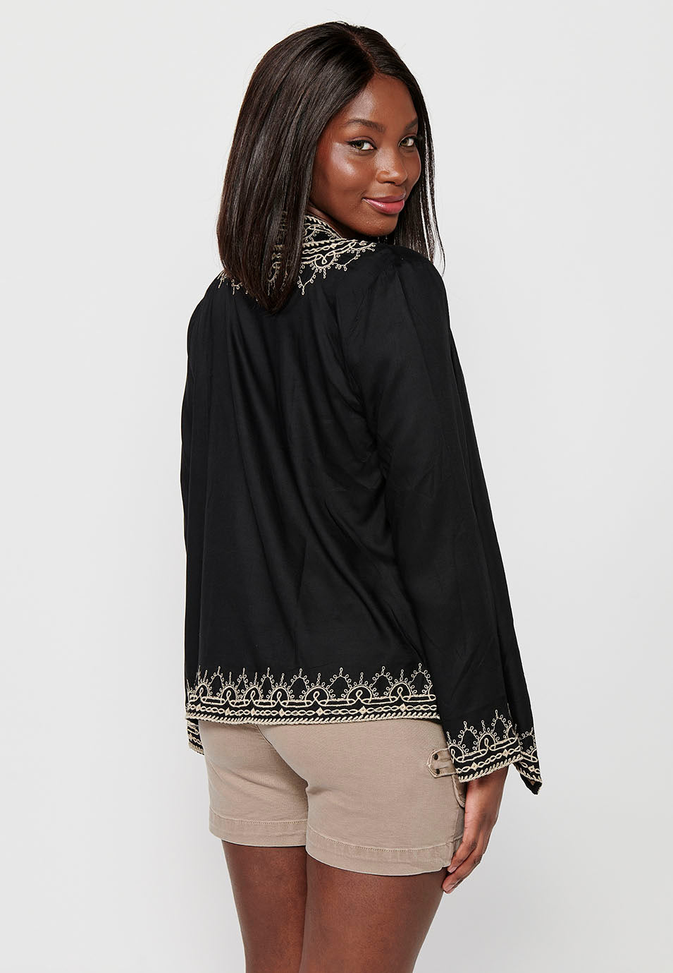 Chaqueta Mujer Abierta Bordado Floral – Koroshi Negro