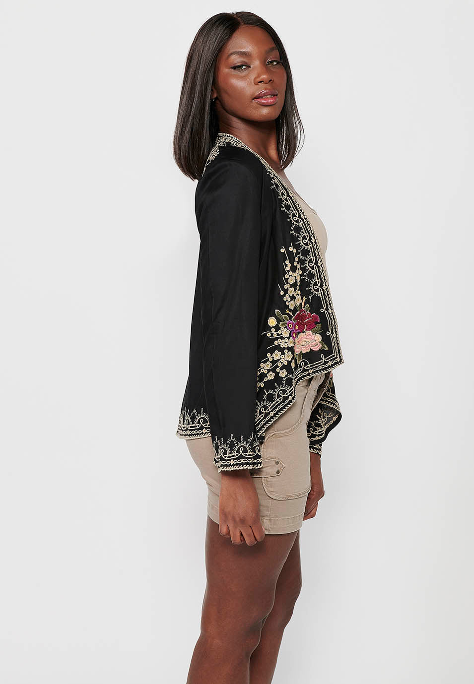 Chaqueta Mujer Abierta Bordado Floral – Koroshi Negro