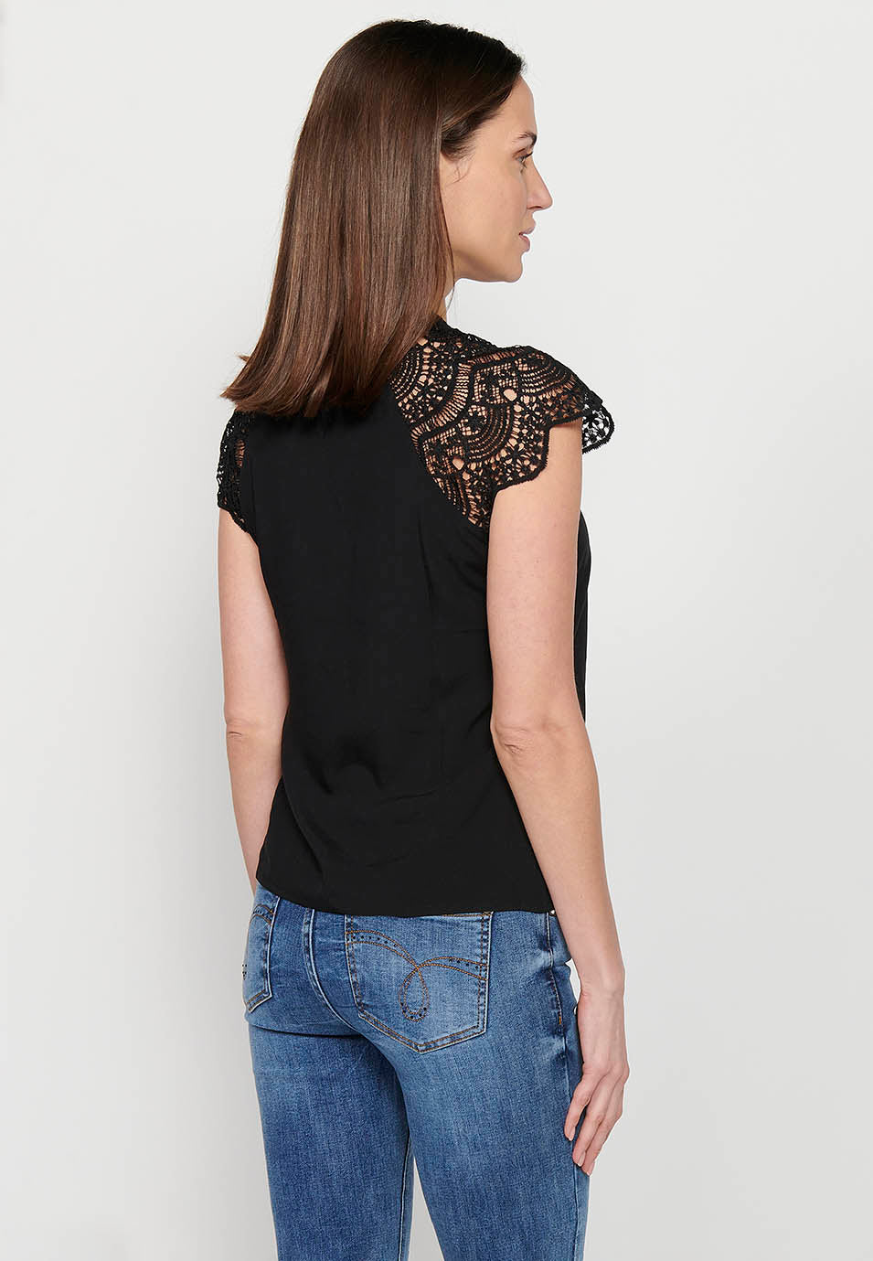 Blusa Mujer Sin Mangas Blonda Escote Redondo – Koroshi Negro