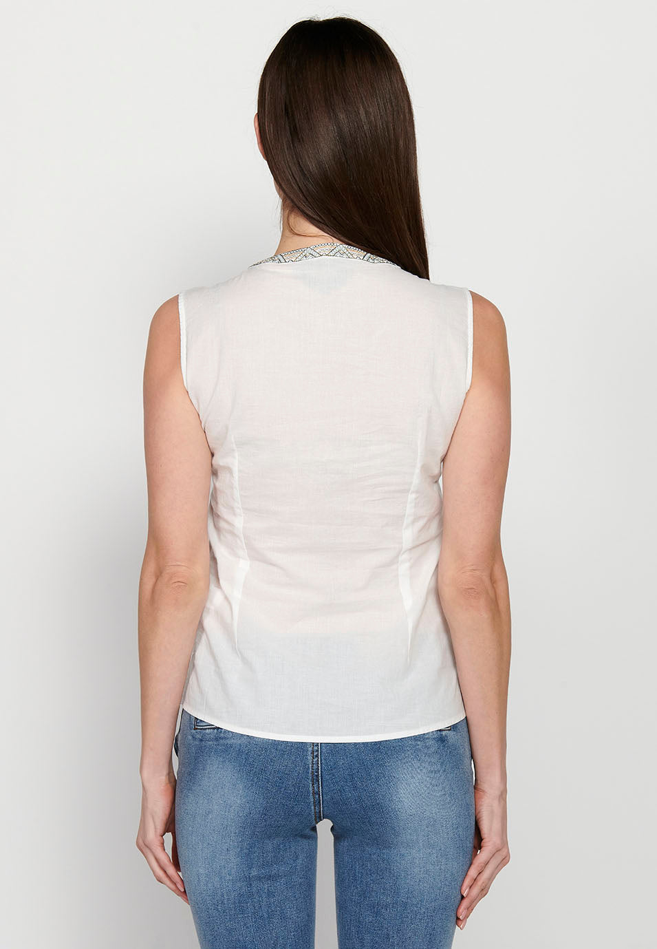 Blusa sin mangas. escote redondo bordado con abertura, para mujer | moda actual