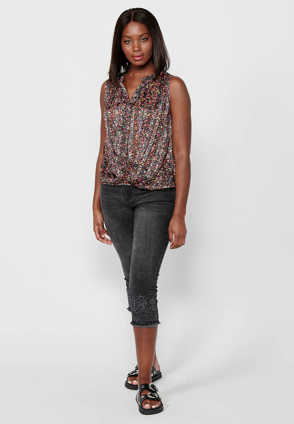 Blusa holgada sin mangas de cuello pico y detalle delantero y estampado floral a rayas de multicolor para mujer | moda actual