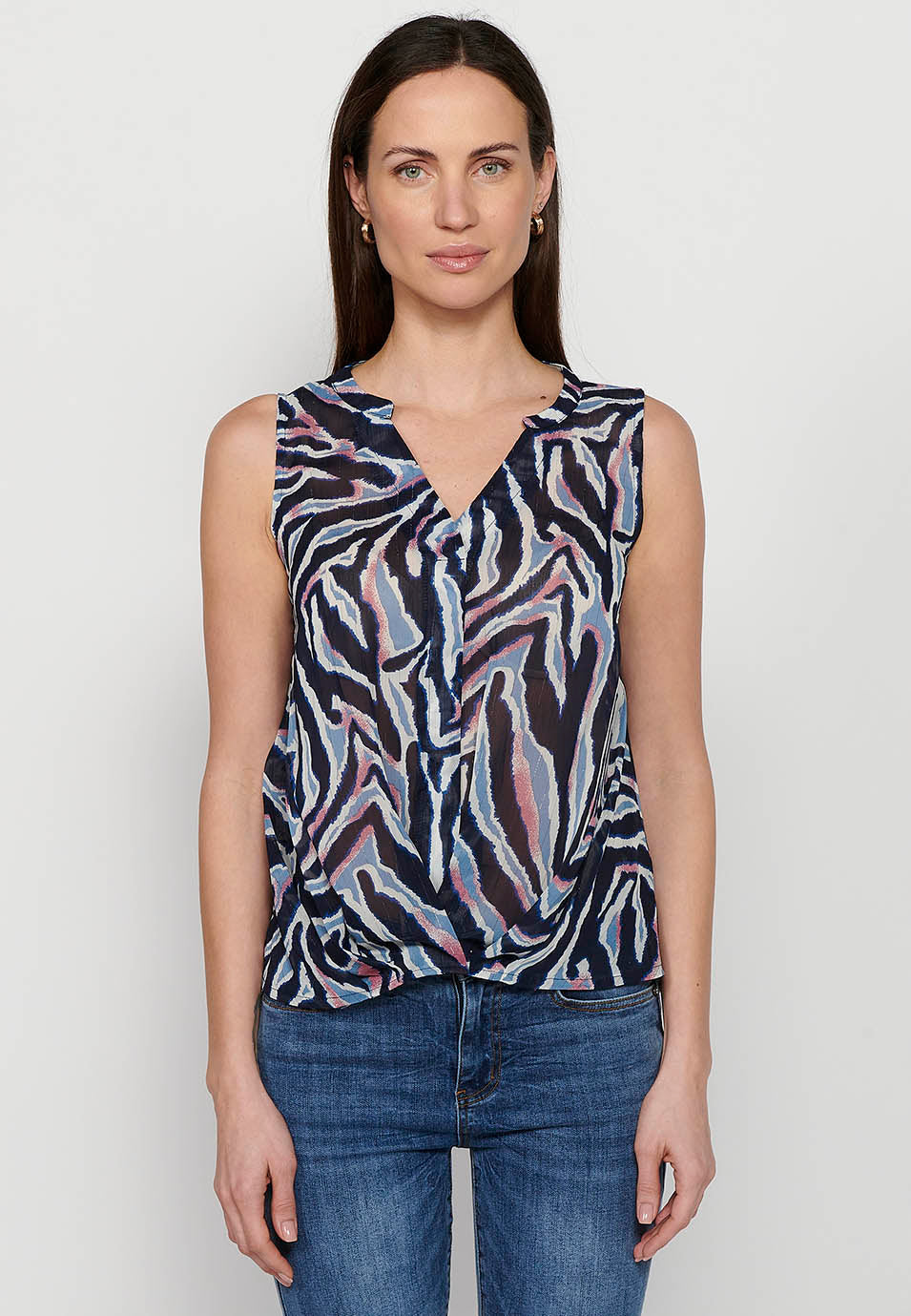 Blusa estampada sin manga, escote v, acabada en pliegue, multicolor para mujer | moda actual