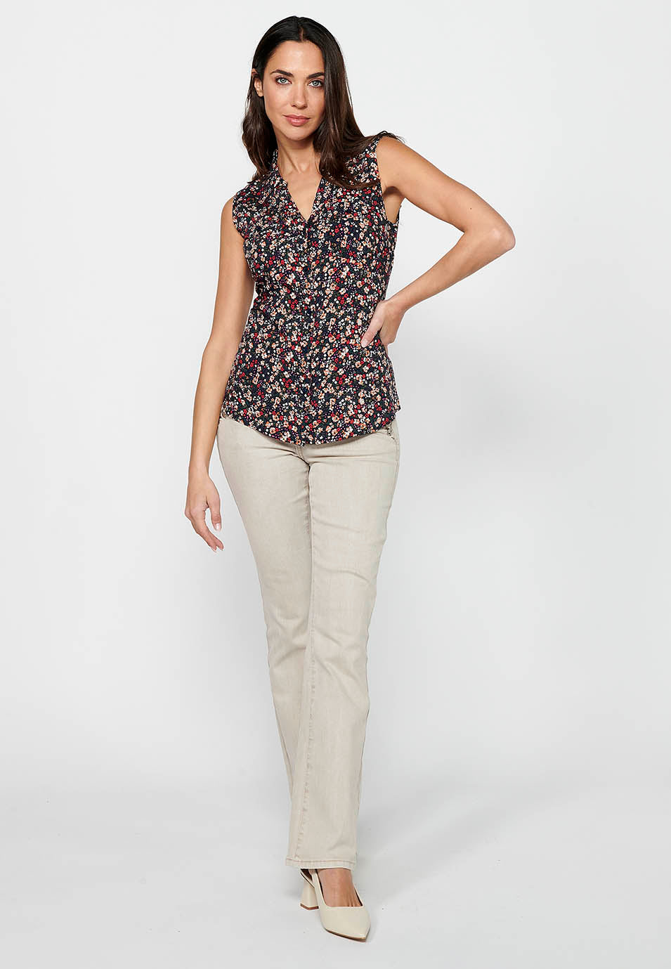 Blusa sin mangas, cuello v, cierre delantero con botones, estampado floral para mujer | moda actual