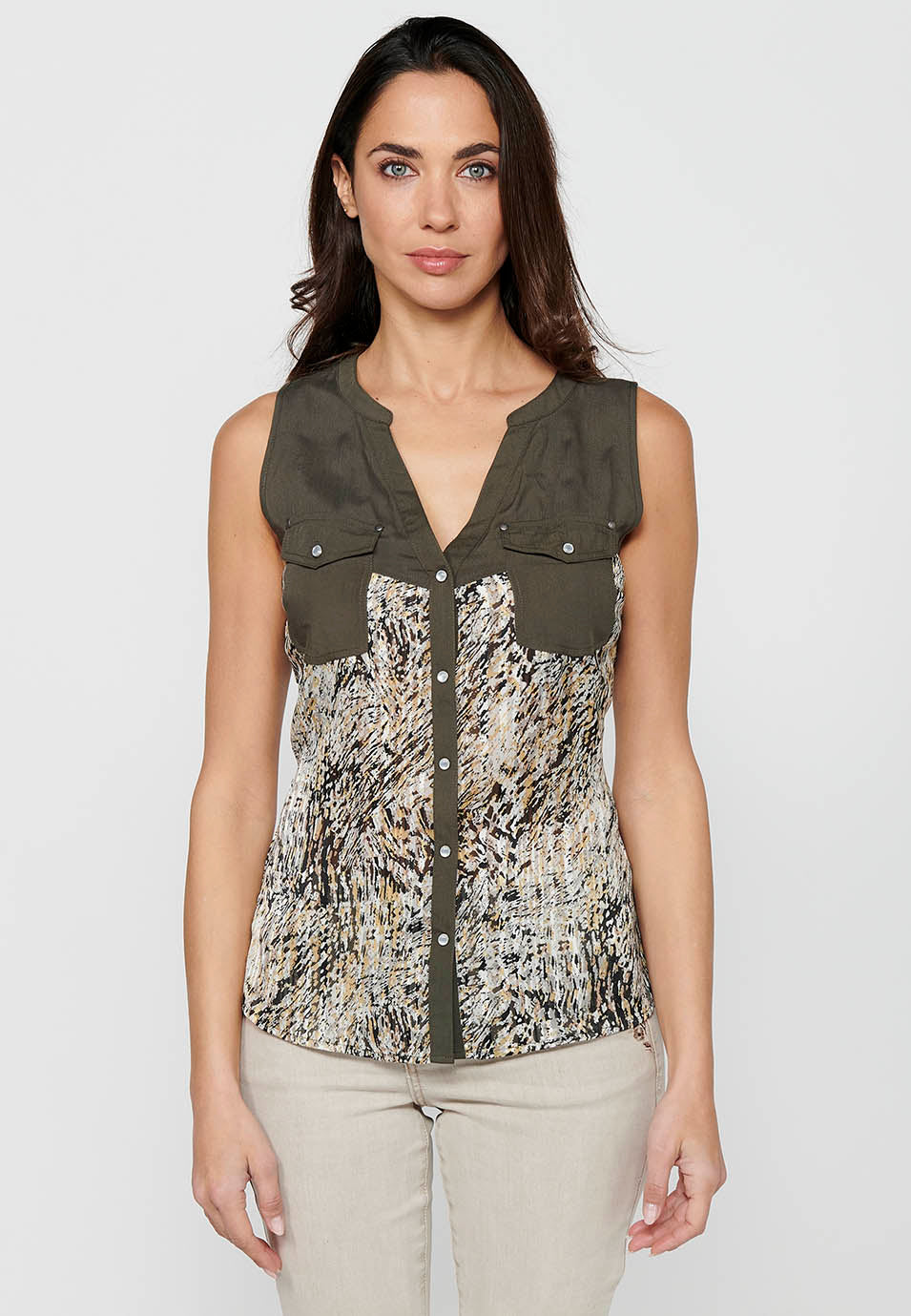 Blusa sin mangas con estillo camisero y cierre delantero con botones con estampado floral para mujer | moda actual