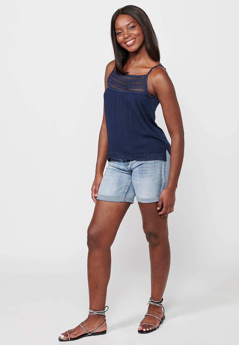 Camiseta de tirantes, detalle delantero, para mujer | moda actual