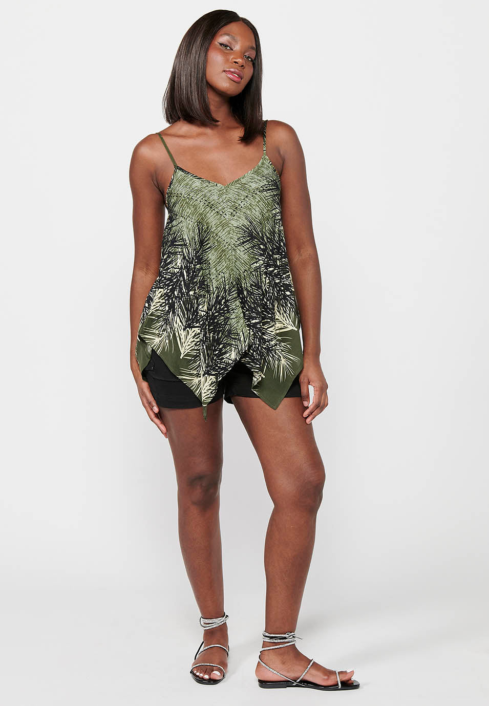 Blusa de tirantes ajustables y acabados en picos holgados con estampado floral para mujer | moda actual