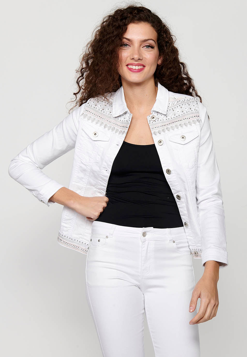 Cazadora vaquera denim blanco  mujer con  bordados – Koroshi
