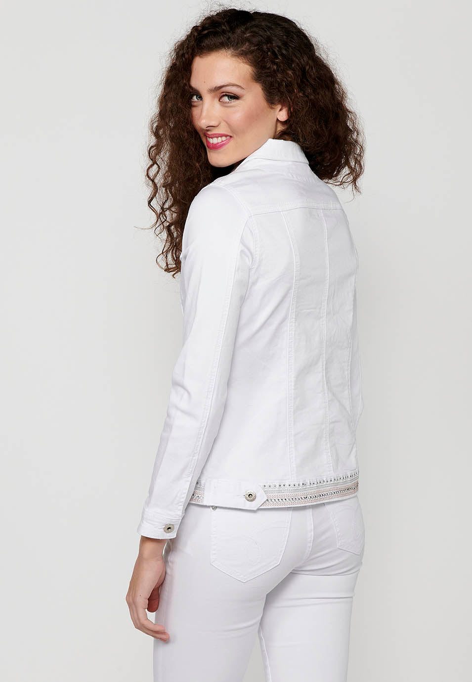 Cazadora vaquera denim blanco  mujer con  bordados – Koroshi