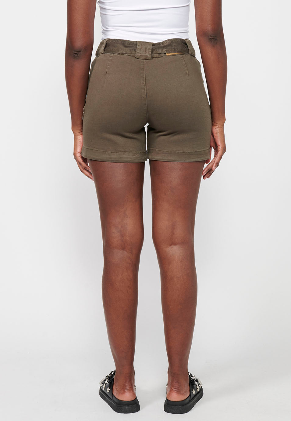 Pantalón corto, bolsillos con bordados florales. cintua ajustable con cinturón, para mujer | moda actual