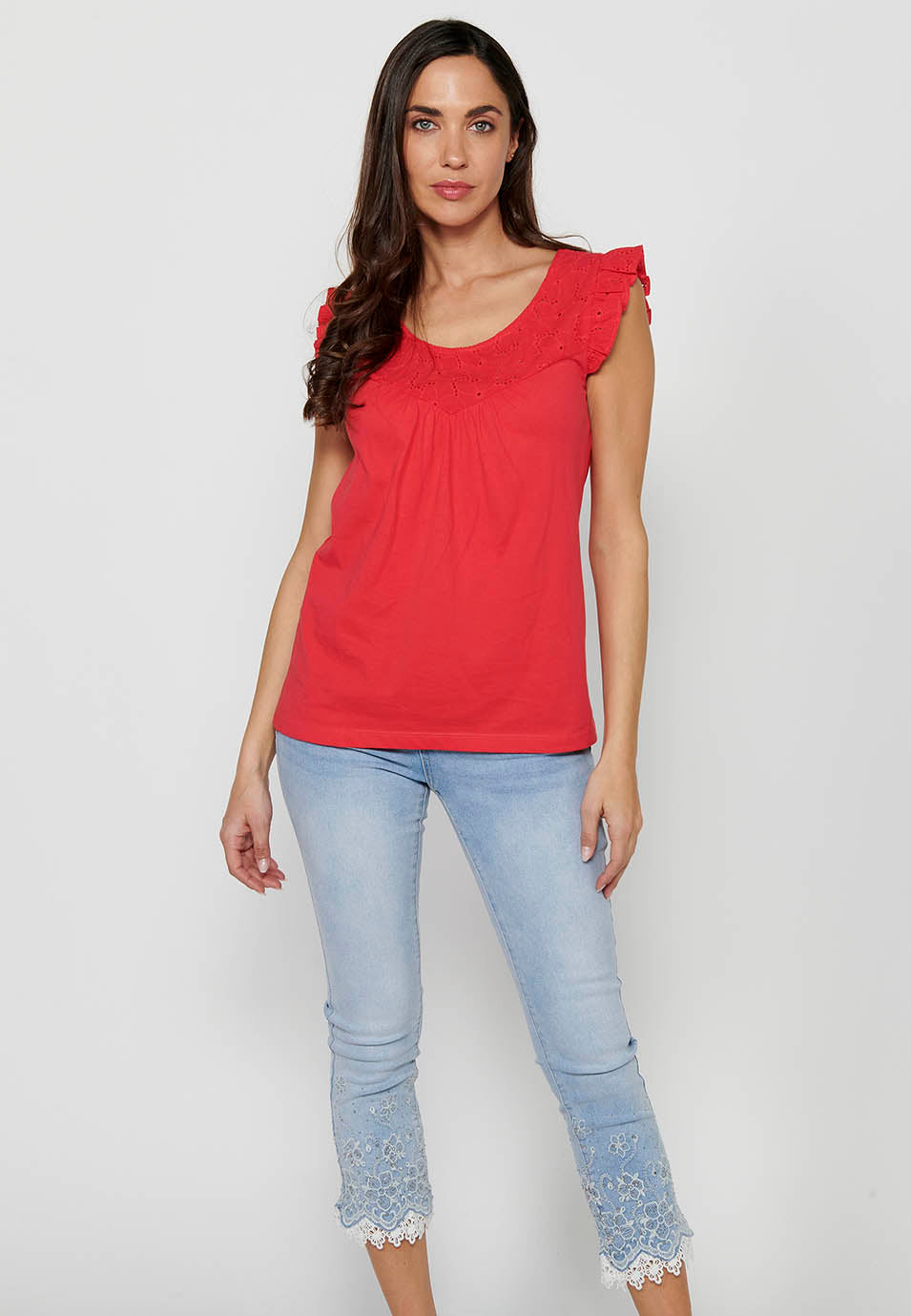 Camiseta de manga corta de cuello redondo con volante en los hombros para mujer | moda actual