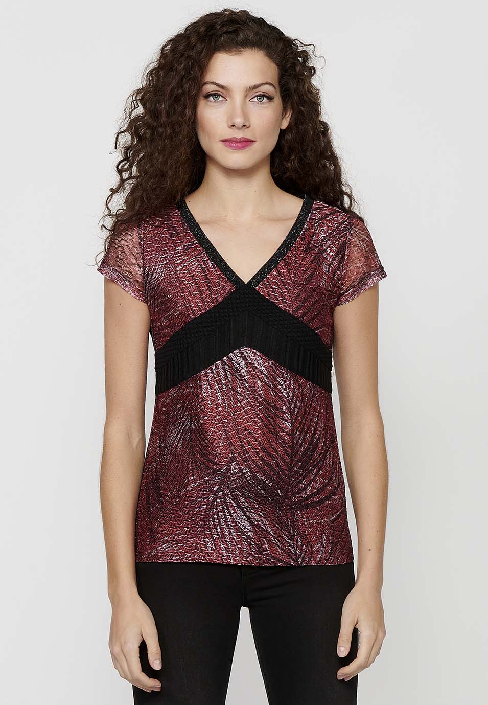 Camiseta de manga corta con escote de pico de granate para mujer | moda actual