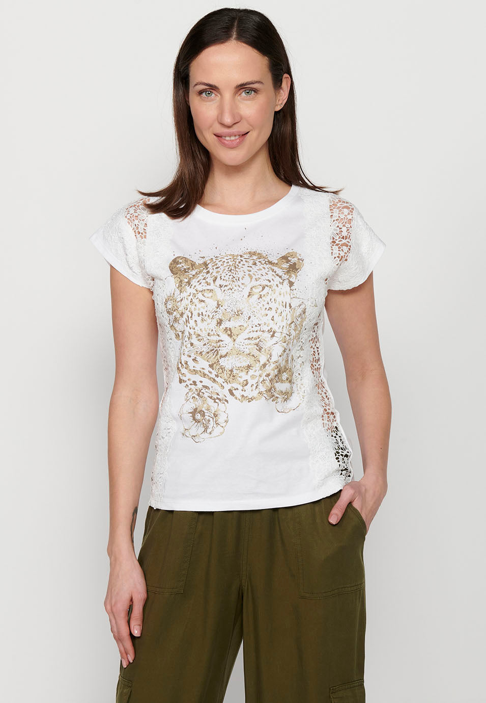Camiseta de manga corta con detalle de blonda y estampado delantero, para mujer | moda actual